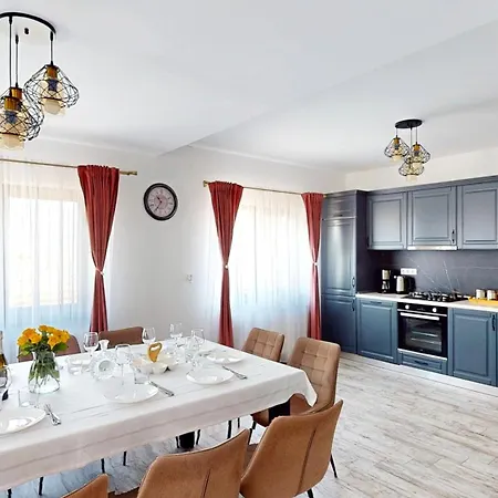 Villa Golden House Banffy