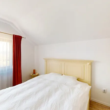 Golden House Banffy Villa *