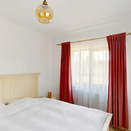 Golden House Banffy *